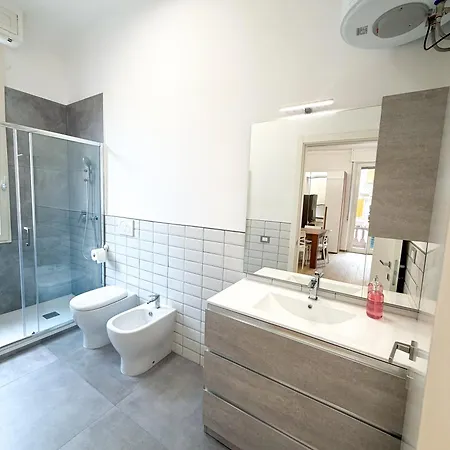 A Due Passi Dal Mare E Dal Centro Citta * جنوة